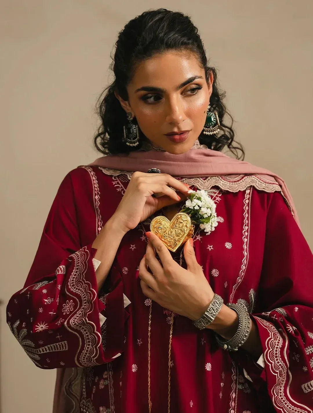 Rosé Royale – Embroidered 3PC Farshi Shalwar Set