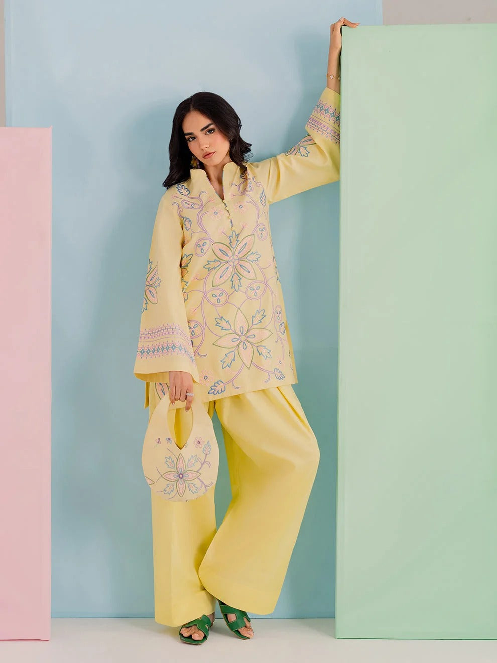 2Pc Embroidered Set