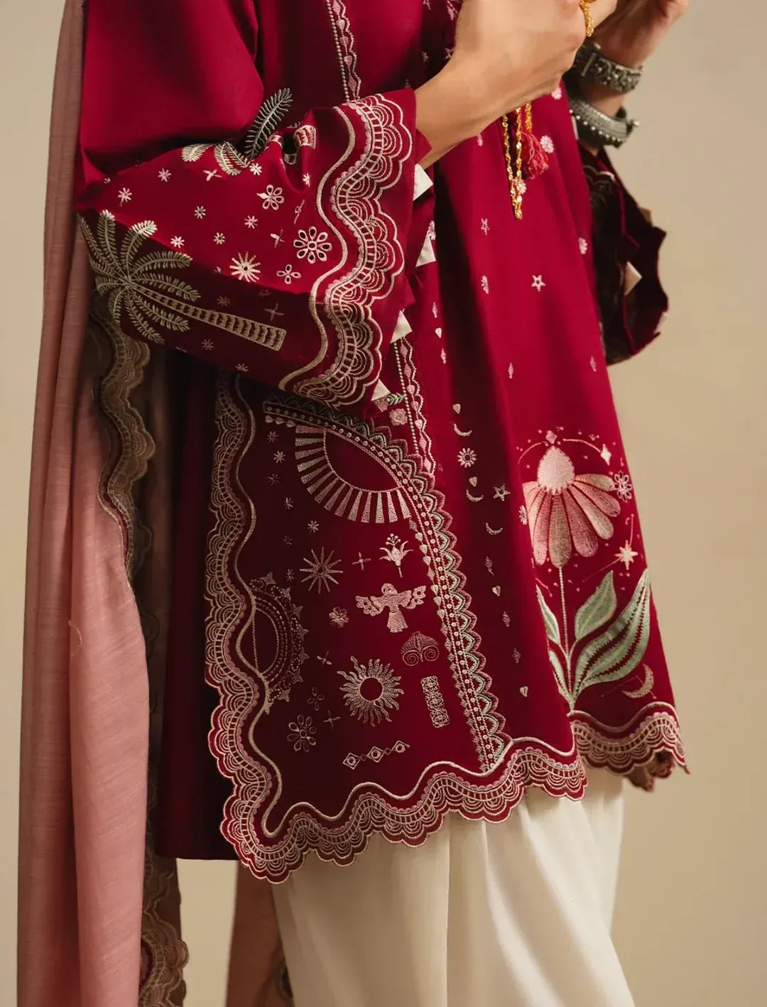 Rosé Royale – Embroidered 3PC Farshi Shalwar Set