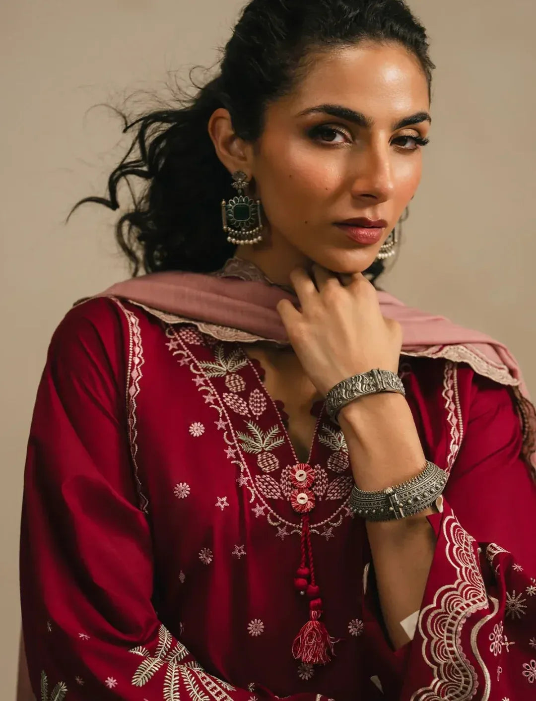 Rosé Royale – Embroidered 3PC Farshi Shalwar Set
